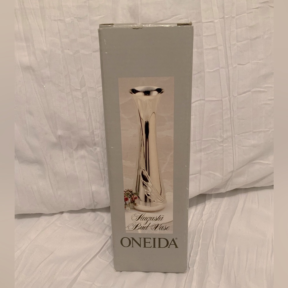 Augusta Bud Vase 8 inches